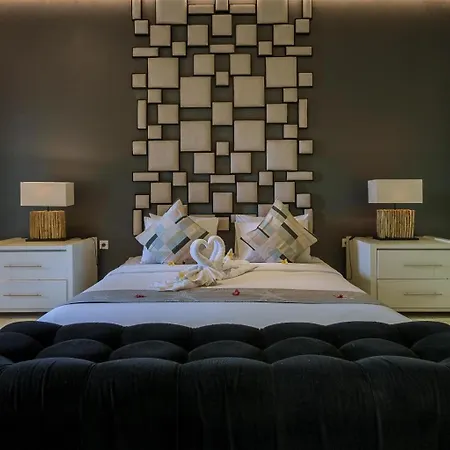 Villa Orange 3Br Seminyak By Exotic Bali Properties-3